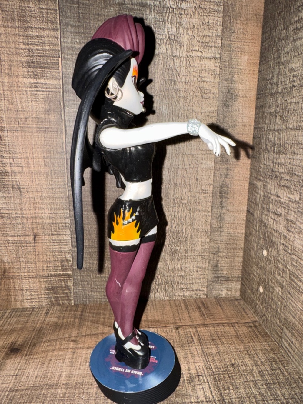 LUNABELLA WHISPERS 7 inch Bleeding Edge Series 4- hard vinyl Doll - Picture 5 of 9